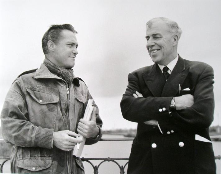 Actor & WW2 hero Richard Todd’s prized paratrooper beret is up for auction at £5,000