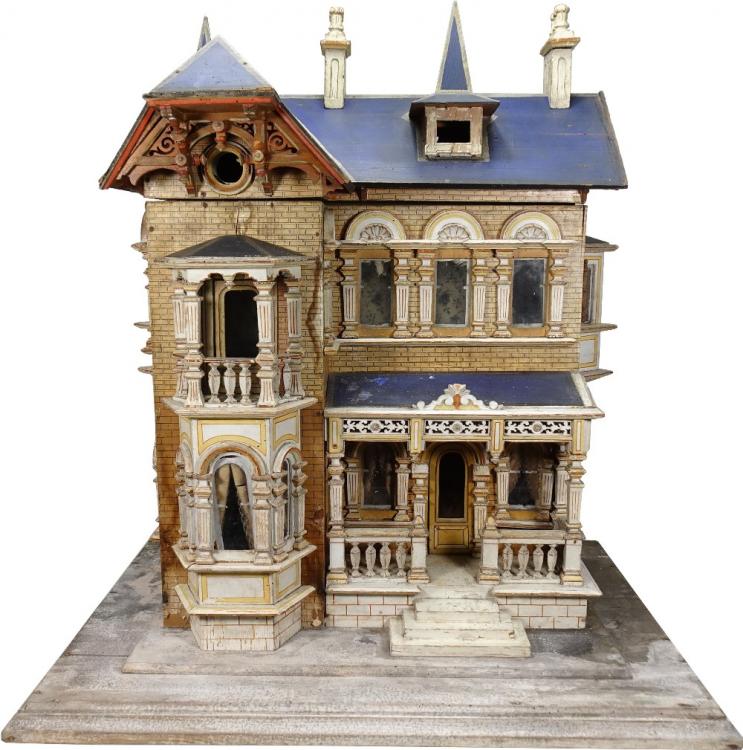 Sold for £2,800